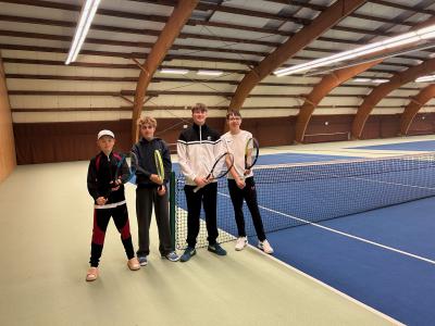 Erfolgreicher Spieltag für unsere U-15 Tennismannschaft!